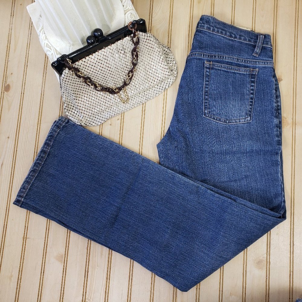 NWT Berne Size 8r Straight Leg Denim Work Jeans Medium Wash Mid Rise Womens